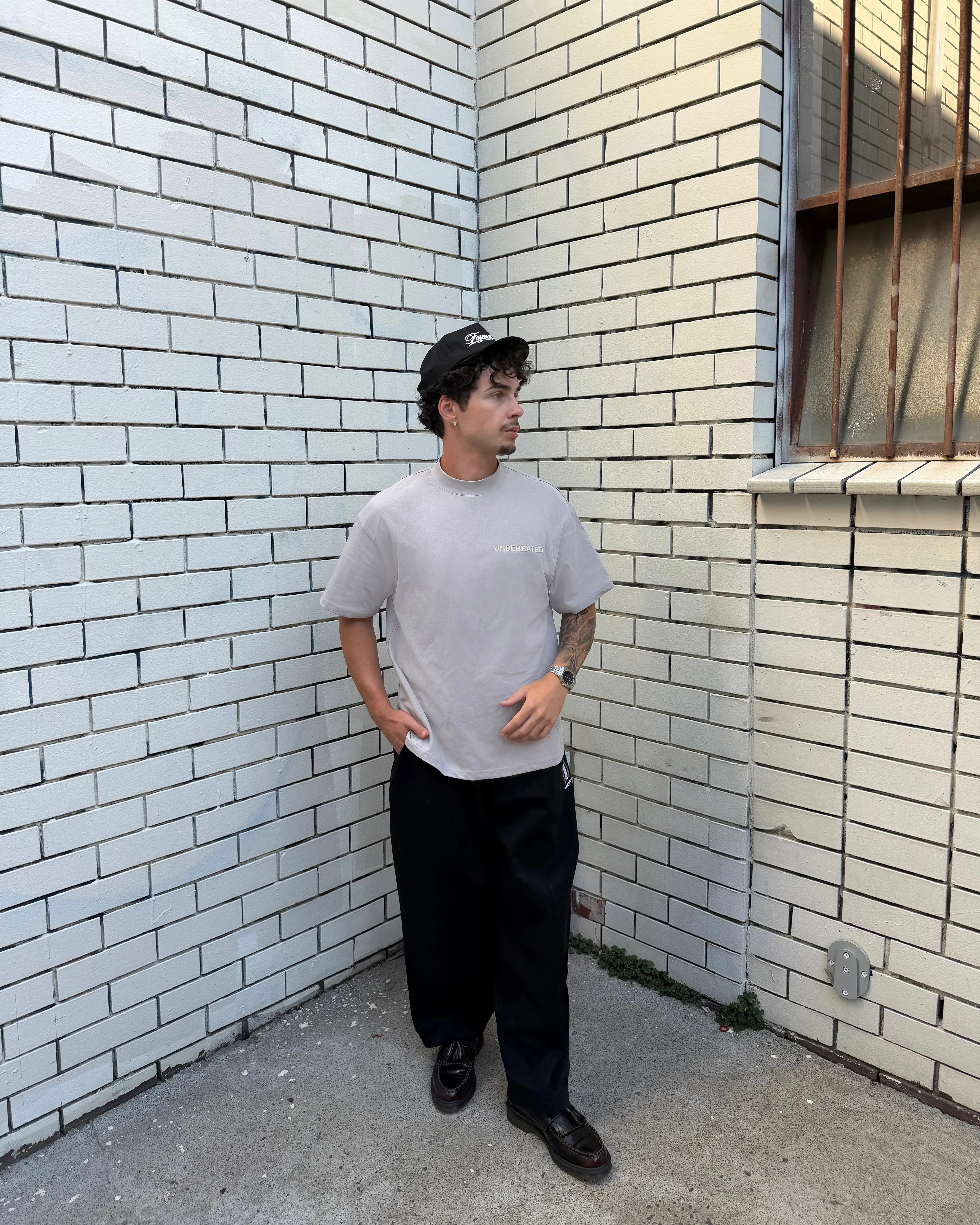 UNDERRATED Classic Logo T-Shirt - Fog Grey - Image 4